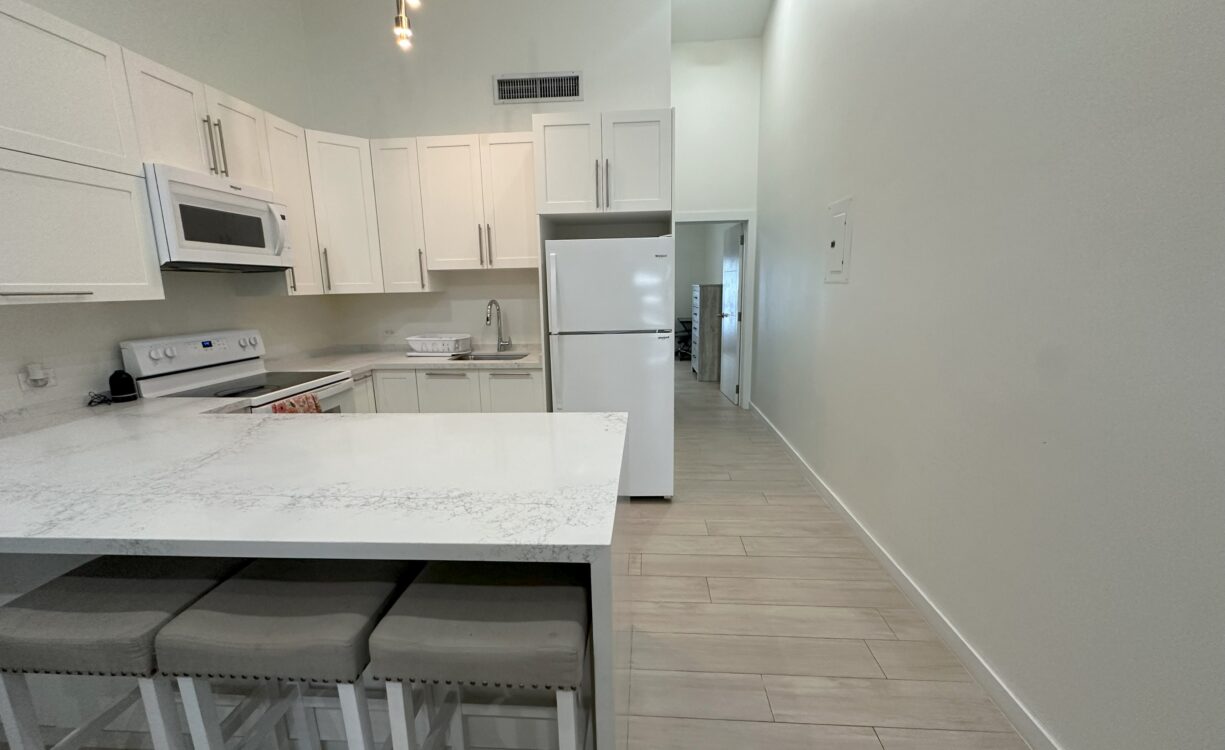 GATEWAY WEST 17, GEORGE TOWN CONDO