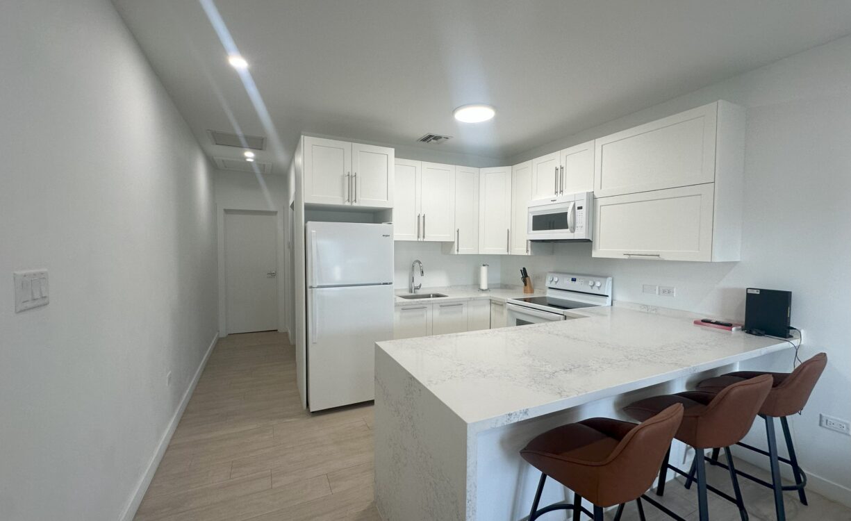 GATEWAY WEST 22, GEORGE TOWN CONDO