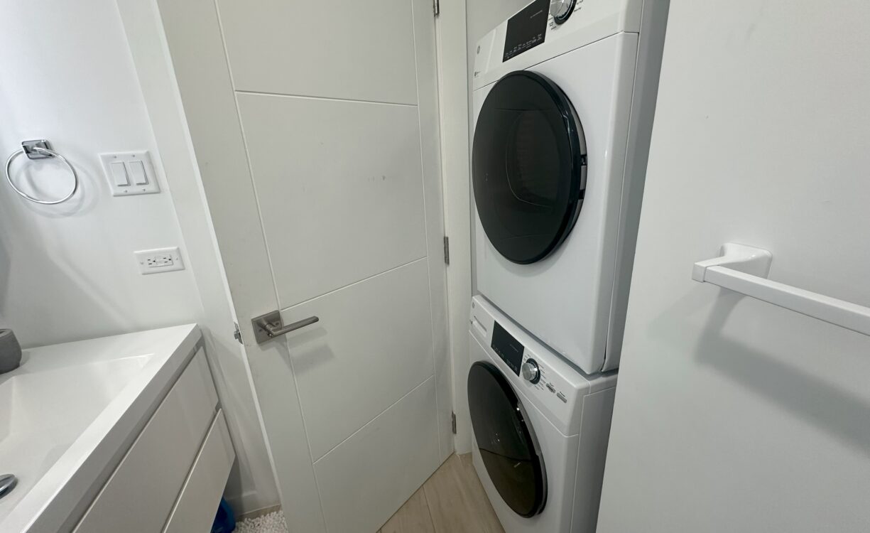 GATEWAY WEST 22, GEORGE TOWN CONDO