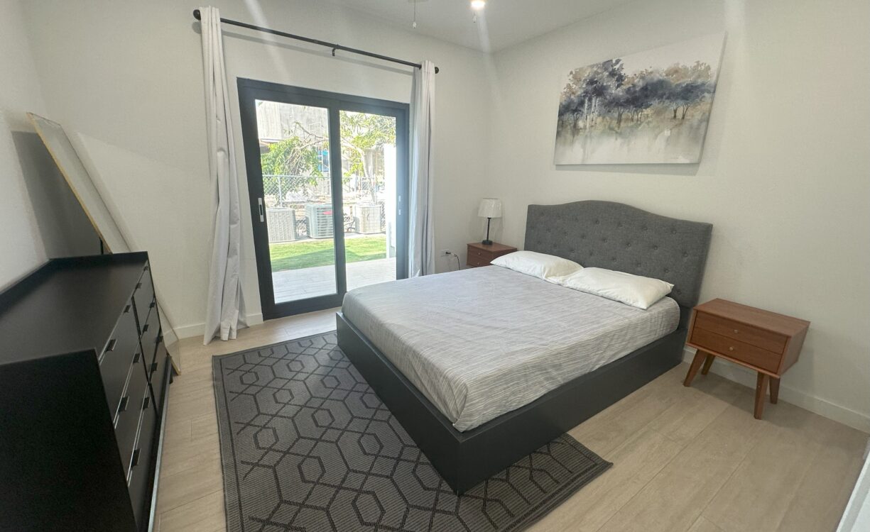 GATEWAY WEST 22, GEORGE TOWN CONDO