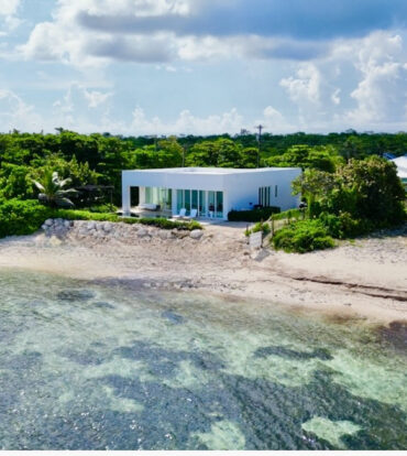 SEASIDE HIDEAWAY - FULLY RENOVATED BEACHFRONT GEM
