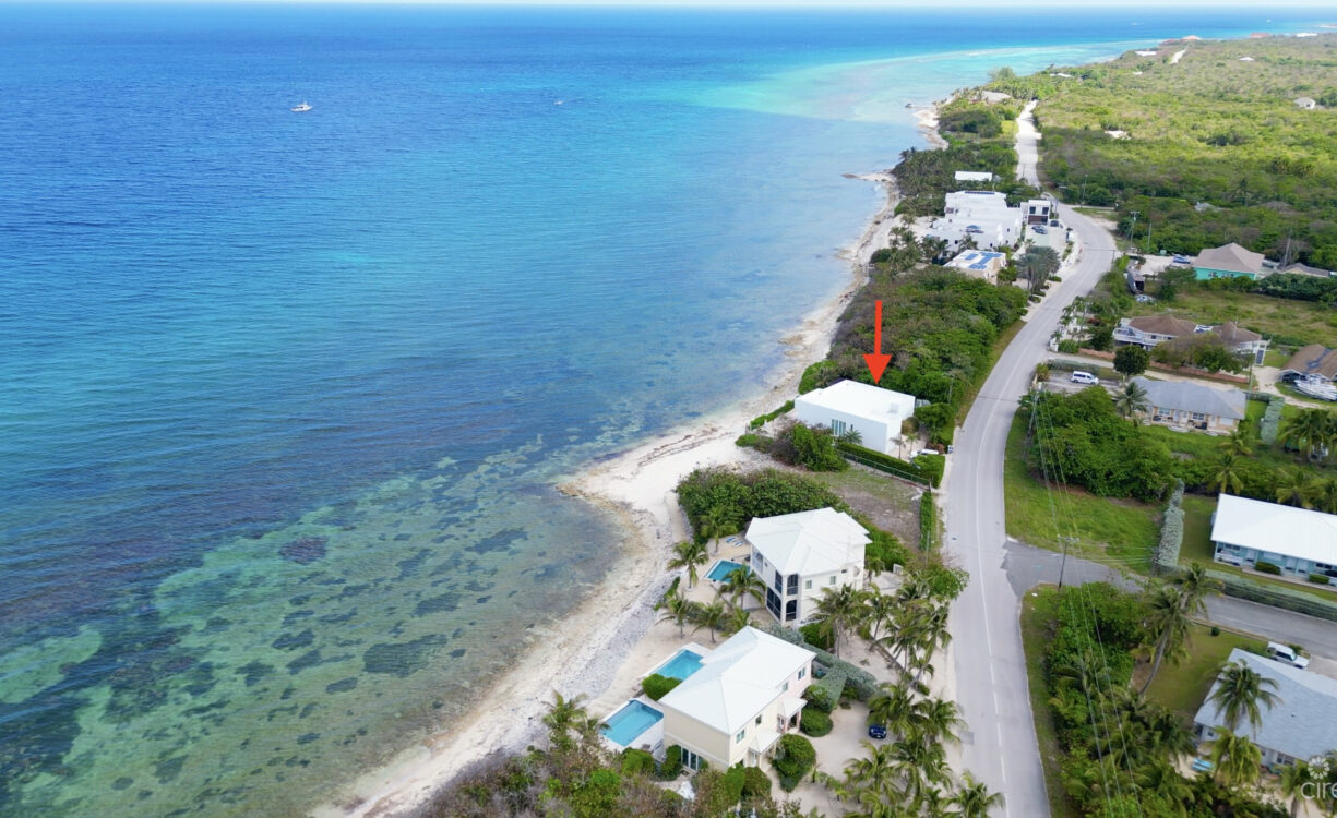 SEASIDE HIDEAWAY - FULLY RENOVATED BEACHFRONT GEM