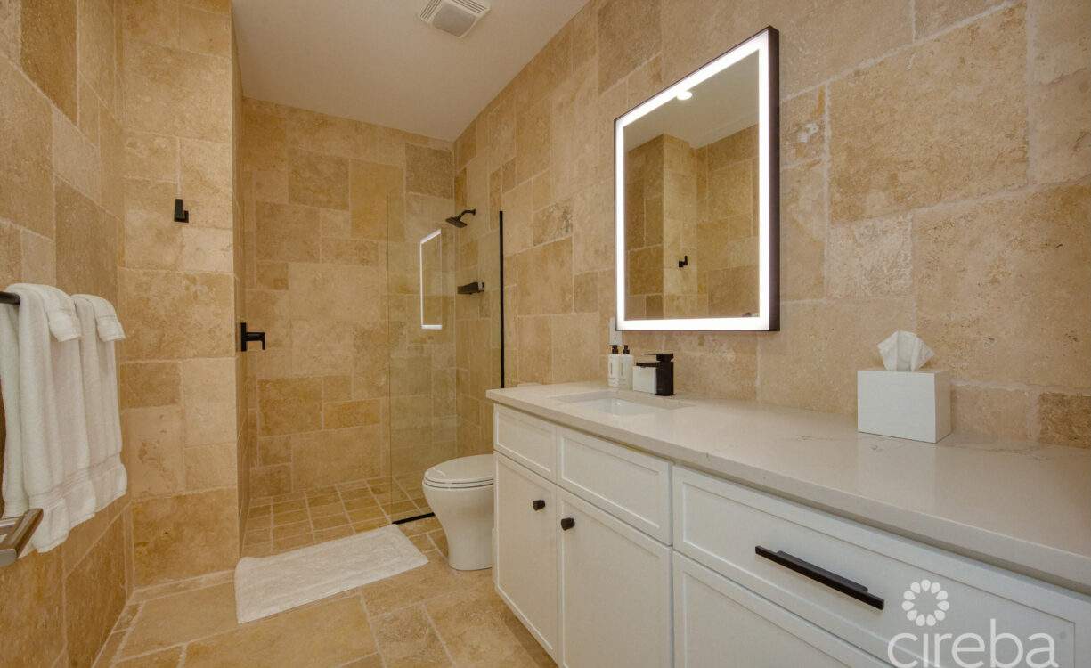SEASIDE HIDEAWAY - FULLY RENOVATED BEACHFRONT GEM