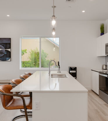 SUNSET POINT - BEAUTIFULLY UPGRADED 3 BED WITH PANORAMIC OCEAN VIEWS
