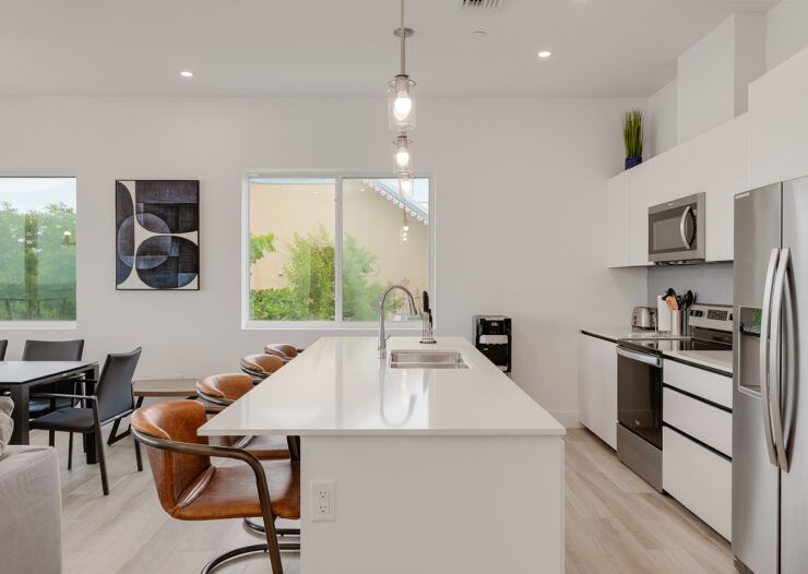 SUNSET POINT - BEAUTIFULLY UPGRADED 3 BED WITH PANORAMIC OCEAN VIEWS