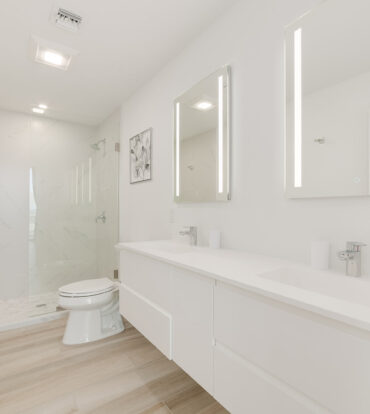 SUNSET POINT - BEAUTIFULLY UPGRADED 3 BED WITH PANORAMIC OCEAN VIEWS