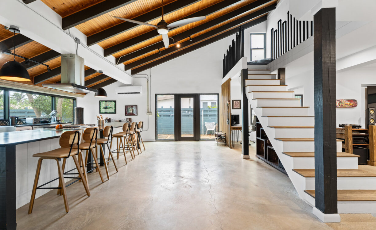 PURA VIDA, SOUTH SOUND HOME