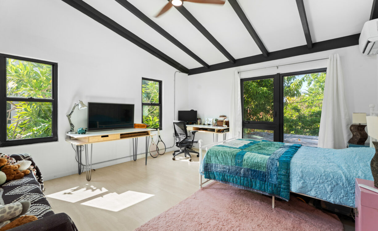 PURA VIDA, SOUTH SOUND HOME